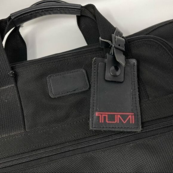 Tumi 207D3 Slim Black Nylon Ballistic Mini Laptop Ipad Computer Travel Bag - Picture 3 of 16